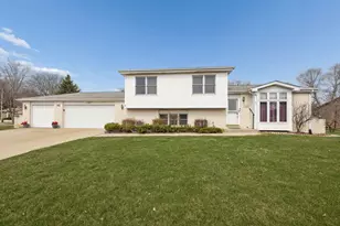 752 Rosanne St, Lockport, IL 60441 - Photo 1