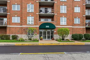 365 Graceland Ave, Des Plaines, IL 60016 - Photo 1