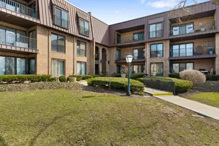 2 The Court of Harborside, Northbrook, IL 60062 - Photo 1