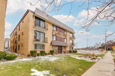915 Graceland Avenue #2C, Des Plaines, IL 60016 - Photo 1