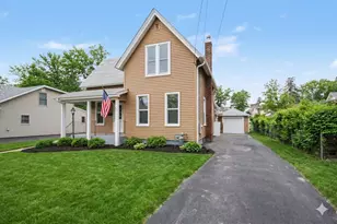 29 N Green St, Carpentersville, IL 60110 - Photo 1
