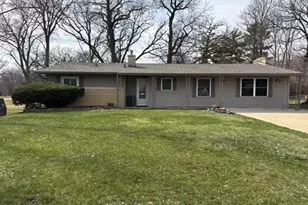 2107 Lucille St, Rockford, IL 61104 - Photo 1