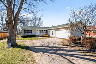 285 E 1st St, Braidwood, IL 60408 - Photo 1