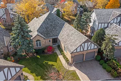 61 Berkshire Court, Burr Ridge, IL 60527 - Photo 1