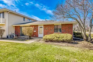 1318 Yarmouth Ct, Schaumburg, IL 60193 - Photo 1