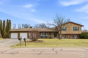 1238 Lakewood Dr, Somonauk, IL 60552 - Photo 1