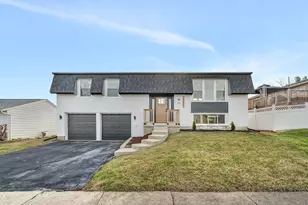 17831 Arlington Dr, Country Club Hills, IL 60478 - Photo 1