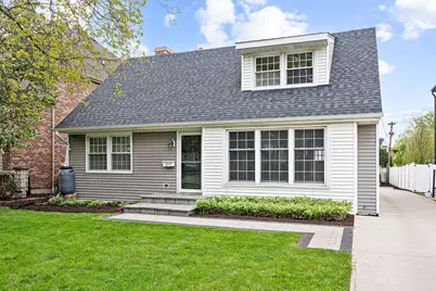 381 S Berkley Avenue, Elmhurst, IL 60126 - Photo 1