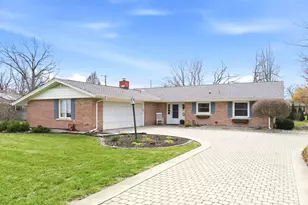 120 SE Marquette Ln, Kankakee, IL 60901 - Photo 1