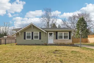 30W221 Claymore Ln, Naperville, IL 60563 - Photo 1