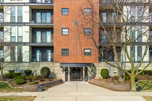 110 S Evergreen Ave, Arlington Heights, IL 60005 - Photo 1