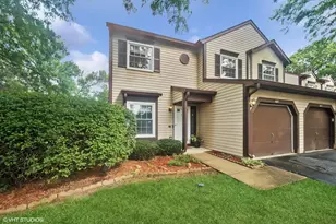 627 Ascot Ln, Streamwood, IL 60107 - Photo 1