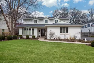890 Mountain Dr, Deerfield, IL 60015 - Photo 1