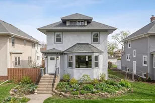 542 N Ridgeland Ave, Oak Park, IL 60302 - Photo 1