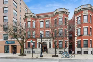 3909 N Sheridan Rd, Chicago, IL 60613 - Photo 1
