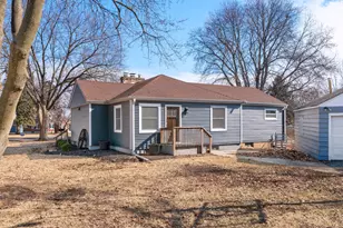 338 Lakelawn Blvd, Aurora, IL 60506 - Photo 1