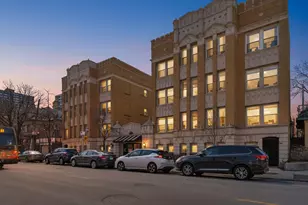 4240 N Clarendon Ave, Chicago, IL 60613 - Photo 1