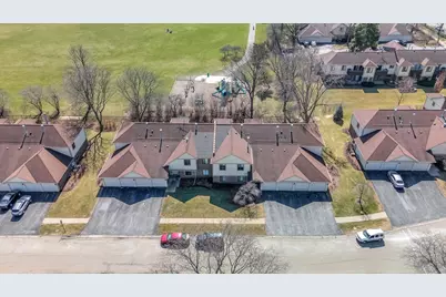 823 E Coach Road #8, Palatine, IL 60074 - Photo 1