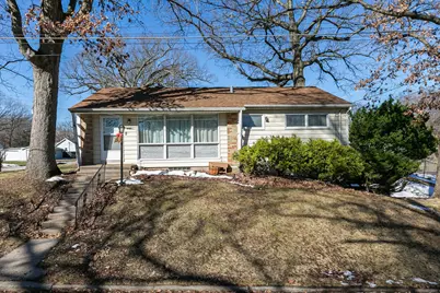 1659 33rd St, Moline, IL 61265 - Photo 1