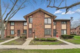 1S127 Stratford Ln, Villa Park, IL 60181 - Photo 1