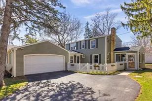 934 S Highland Ave, Arlington Heights, IL 60005 - Photo 1