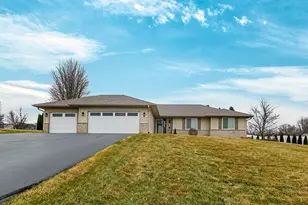 6302 Winchester Dr, Rockford, IL 61109 - Photo 1