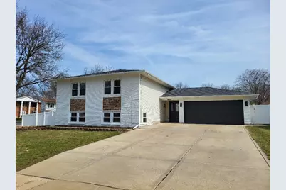 6831 Plymouth Road, Downers Grove, IL 60516 - Photo 1