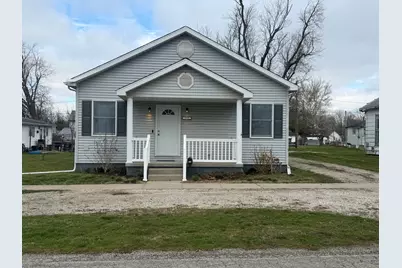 609 E Clay Street, Clifton, IL 61727 - Photo 1