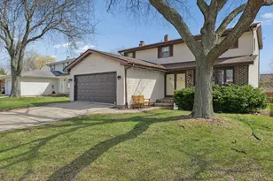 861 Boone Dr, Carol Stream, IL 60188 - Photo 1