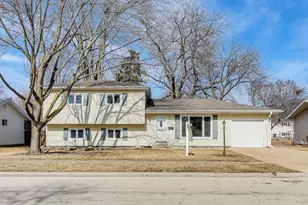 54 Bonds Dr, Bourbonnais, IL 60914 - Photo 1