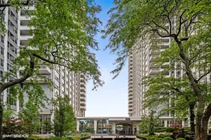 4250 N Marine Dr, Chicago, IL 60613 - Photo 1