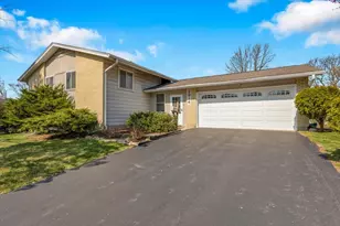 2914 Sheridan Dr, Woodridge, IL 60517 - Photo 1