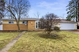 451 W Linda Ln, Addison, IL 60101 - Photo 1