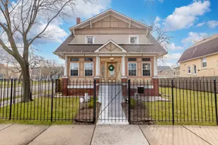 7601 S Bennett Ave, Chicago, IL 60649 - Photo 1