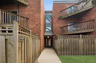 2045 N Larrabee St, Chicago, IL 60614 - Photo 1