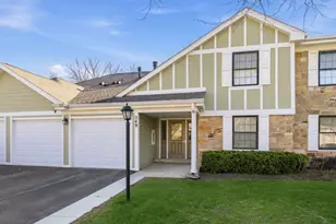 549 Williamsburg Ct, Wheeling, IL 60090 - Photo 1