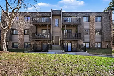1484 Stonebridge Circle #B6, Wheaton, IL 60189 - Photo 1