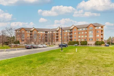 125 N Buffalo Grove Road #407, Buffalo Grove, IL 60089 - Photo 1