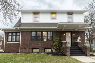 489 Division St, Elgin, IL 60120 - Photo 1