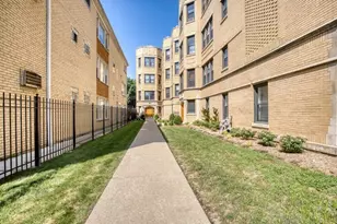 7520 N Winchester Ave, Chicago, IL 60626 - Photo 1