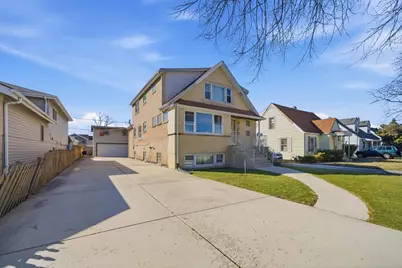 4752 S Lotus Avenue, Chicago, IL 60638 - Photo 1