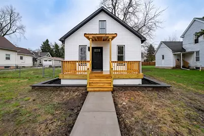 1022 W Taylor Street, Bloomington, IL 61701 - Photo 1