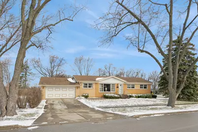 310 Harvard Street, Des Plaines, IL 60016 - Photo 1