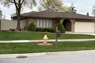 8320 Heather Ln, Tinley Park, IL 60477 - Photo 1