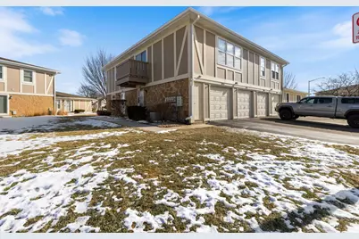 1055 Hampton Harbor Harbor #1055, Schaumburg, IL 60193 - Photo 1