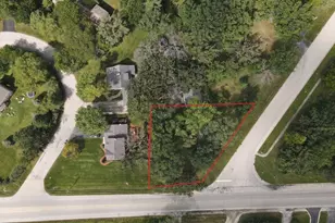 142 Castlewood Dr, Lemont, IL 60439 - Photo 1