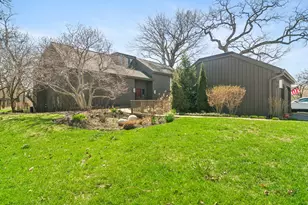563 Woodview Rd, Lake Barrington, IL 60010 - Photo 1