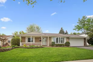 495 Kinkaid Ct, Des Plaines, IL 60016 - Photo 1