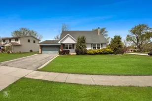 54 Smethwick Ln, Elk Grove Village, IL 60007 - Photo 1