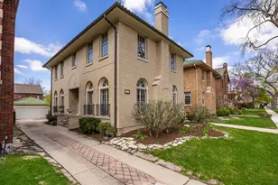 1215 N Linden Ave, Oak Park, IL 60302 - Photo 1